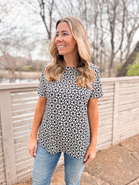 Carrie Black & White Floral Short Sleeve Top - Ribbons and Spice Boutique